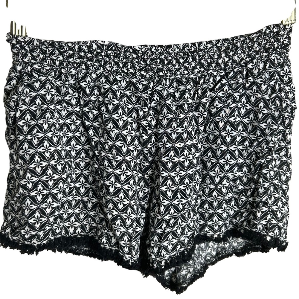 Joe B Womens XL Black White Geometric Floral Smocked Waist Rayon Shorts Fringe